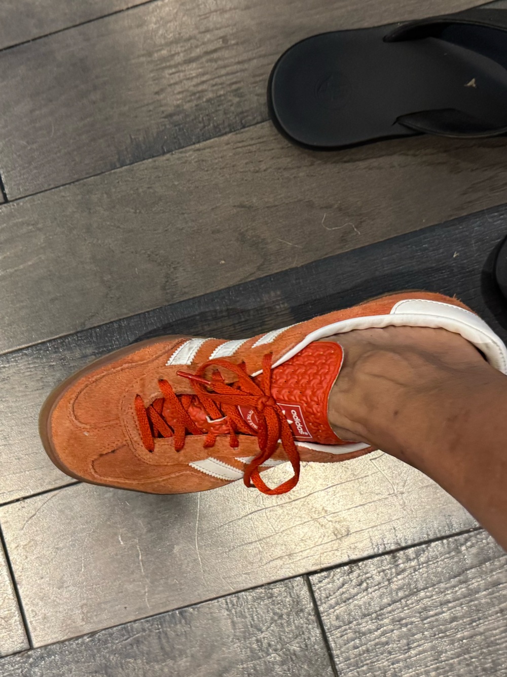 adidas Gazelle Men’s Sneakers orange/red